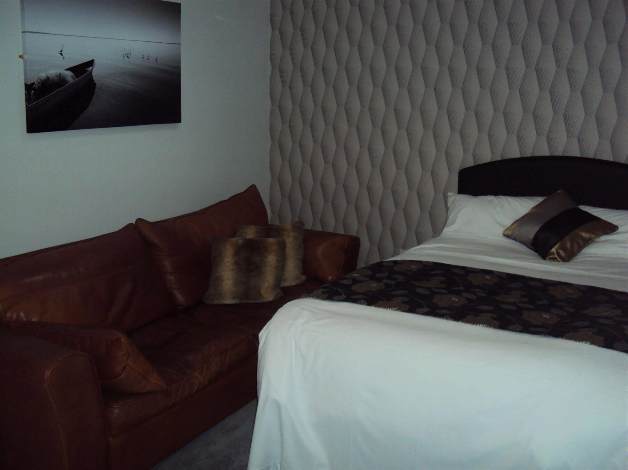 Jeffersons Hotel & Serviced Apartments (Adults Only) バロー・イン・ファーネス エクステリア 写真